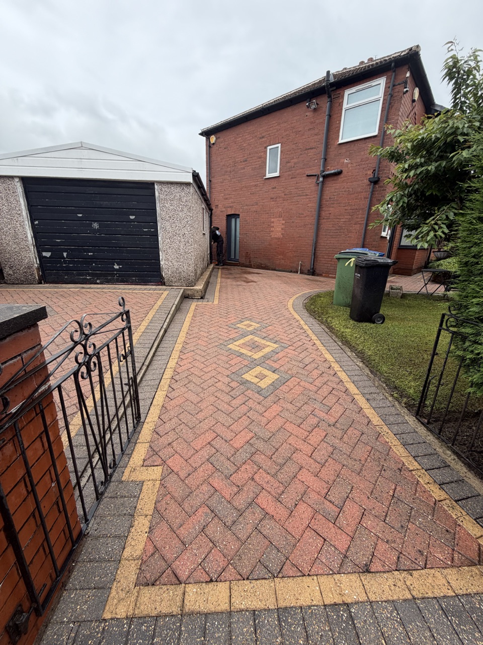 Crisp block paving by DR Elite